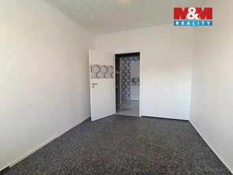 Pronájem prostorného bytu 3+1 o užitné ploše 70 m² s lodžií.