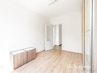 K dlouhodobému podnájmu Vám nabízíme útulný, moderně zařízen