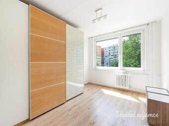 K dlouhodobému podnájmu Vám nabízíme útulný, moderně zařízen