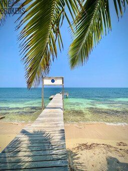 As mentioned in the book 'The Life of a Designer', this contemporary villa on Roatan Island…