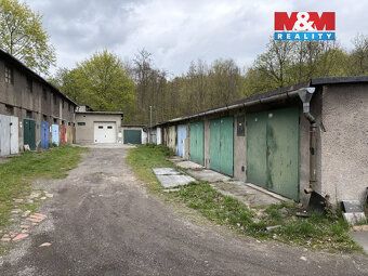 We offer for sale a spacious and equipped garage of size 