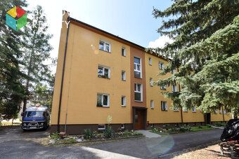 We offer for sale a bright and partially furnished apartment of layout