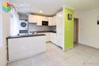 We offer for sale a bright and partially furnished apartment of layout