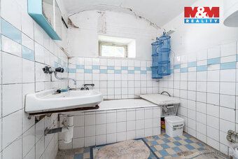 Nabízíme k prodeji samostatnou chalupu v klidné části obce R