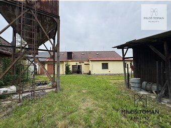 We offer for sale a commercial property in Nýrsko, suitable especially for production or storage activities.