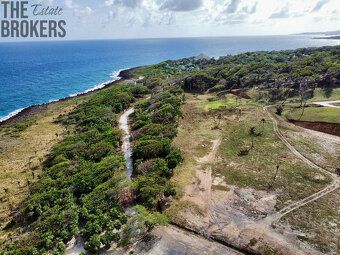 Discover the perfect canvas for your dream home in prestigious Luna Azul Development!