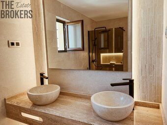 Desert Gold is a private residential complex within the golf and leisure resort Desert Springs…