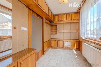 Exclusively we offer for sale a spacious family house with 5+1 bedrooms in a quiet part of the town of Jemnice.