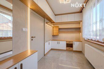 Exclusively we offer for sale a spacious family house with 5+1 bedrooms in a quiet part of the town of Jemnice.