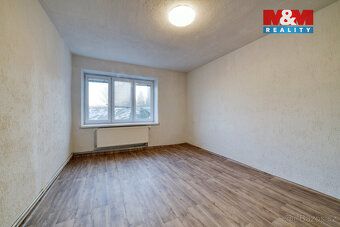 Nabízíme k prodeji bytovou jednotku 2+1 aktuálně upravenou n
