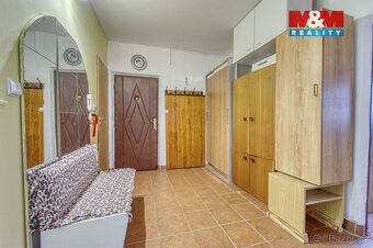 Pronájem prostorného bytu 3+1 o užitné ploše 82 m² v panelov