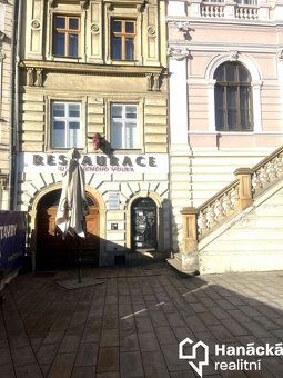 Exclusive rental of a 1 bedroom apartment right in the historic city center