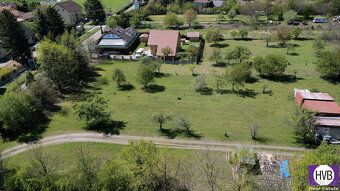 We offer for sale land of 731 m2 area, location Basht', Prague East