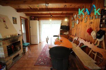 We offer for sale a detached brick cottage with garden