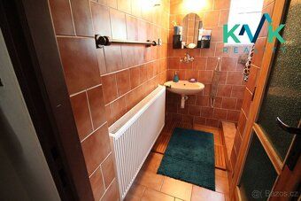 We offer for sale a detached brick cottage with garden
