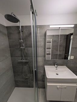 Nabízím byt o dispozici 3kk se dvěma parkovacími místy nachá