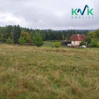 We offer for sale a beautiful grassy plot in the village of Chodov near Bečov nad Teplou…