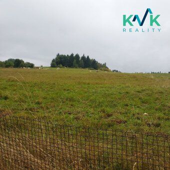 We offer for sale a beautiful grassy plot in the village of Chodov near Bečov nad Teplou…