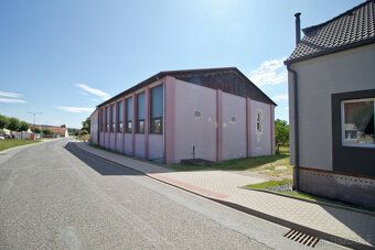 For sale land designated for construction of area 1276 m² in village 