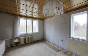 For sale family house in the village of Nezvěstice.