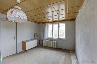 For sale family house in the village of Nezvěstice.