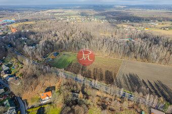 We offer a unique investment opportunity in the outskirts of town