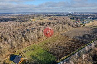 We offer a unique investment opportunity in the outskirts of town