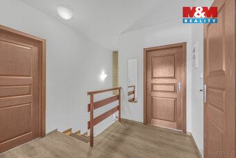 Nabízíme k prodeji jedinečný rodinný dům s komerčním prostor