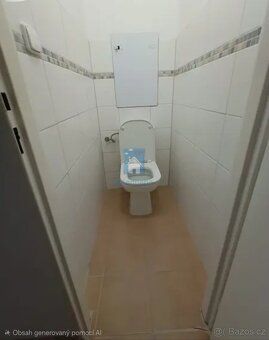 Nabízíme k pronájmu světlý byt o dispozici 2 + 1, situovaný 