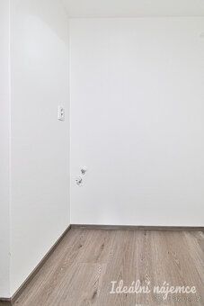 K dlouhodobému podnájmu nabízíme prostorný, útulný a teplý b
