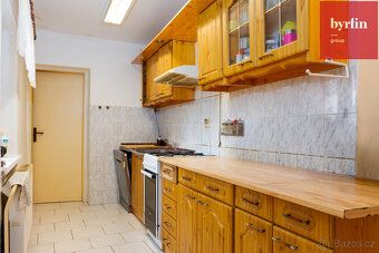 We offer for sale a spacious family house with layout 5+1 and usable area of approximately 160…