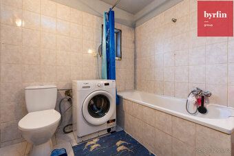We offer for sale a spacious family house with layout 5+1 and usable area of approximately 160…