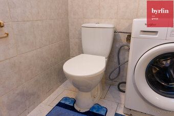 We offer for sale a spacious family house with layout 5+1 and usable area of approximately 160…