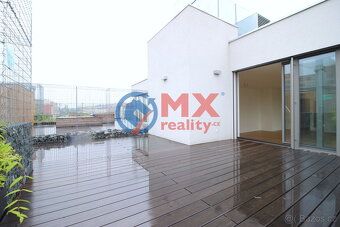 I offer for sale an apartment 5+kk with terrace + 2 parking spaces in a house owned privately.