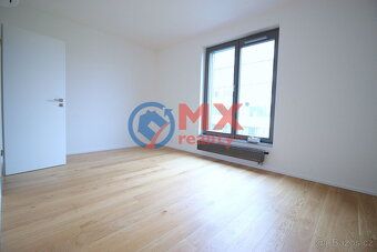 I offer for sale an apartment 5+kk with terrace + 2 parking spaces in a house owned privately.
