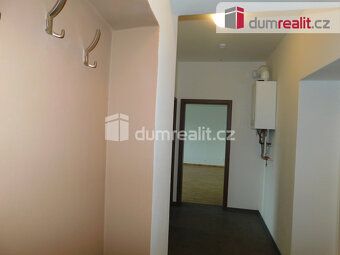 + plyn + elektřina + vratná kauce 20.000 Kč + provize RK 10.