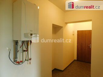 + plyn + elektřina + vratná kauce 20.000 Kč + provize RK 10.