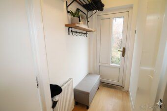 We offer for sale an exceptional Bat'a single-family house with a layout of two separate one…