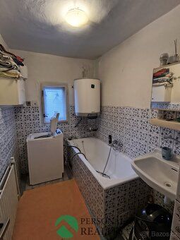 Ev.č. 02784 Nabízíme k pronájmu prostorný byt o dispozici 4+