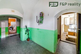 We offer for sale a spacious agricultural homestead on the outskirts of the village of Zadoli near Vysoke Myto.