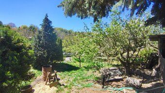 Prodám chatu 60 m2 s udržovanou zahradou 630 m2 v malebném p
