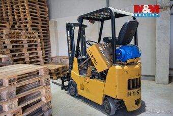 We offer for rent a spacious warehouse in a quiet part of the village of Osek