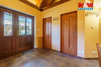 Nabízíme k prodeji udržovaný bytový dům s restaurací a sauno