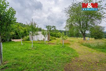 We offer for sale a unique plot of land measuring 2451 m² designated