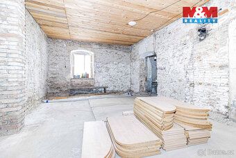We offer for sale a chateau in the village of Žáky near Čáslav undergoing reconstruction and…