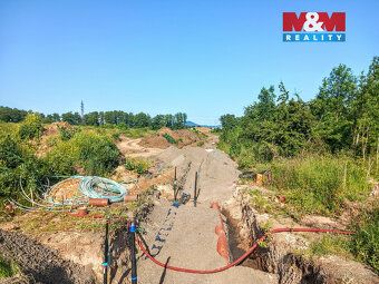 Prodáme slunný pozemek o výměře 1352 m2 s mírnou svažitostí 