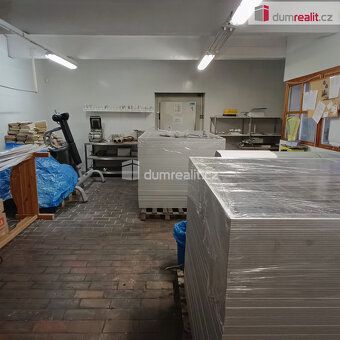 Real Estate Agency Realit.cz offers rental of large commercial area on Dělnická Street in…