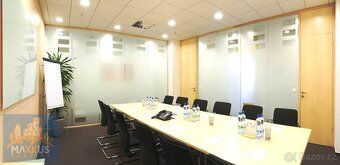 We offer you practical office space located in street 