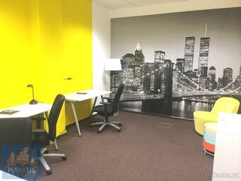 We offer you practical office space located in street 