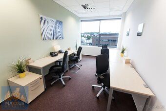 We offer you practical office space located in street 
